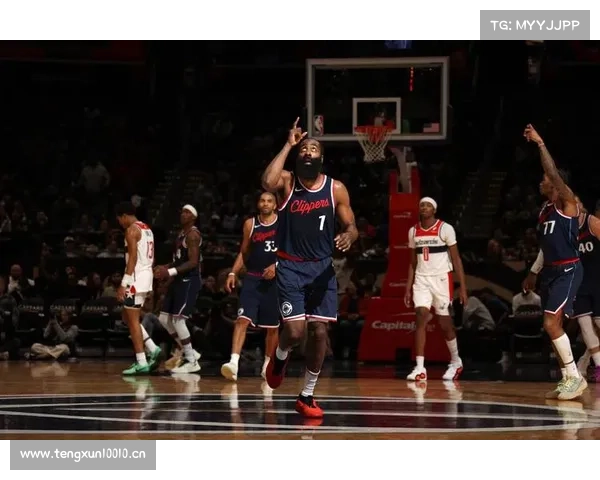 5、哈登十大逆天记录之半场得分30+场次达 30次(NBA历史第一) 5、哈登十大逆天记录之半场得分30+场次达 30次(NBA历史第一)